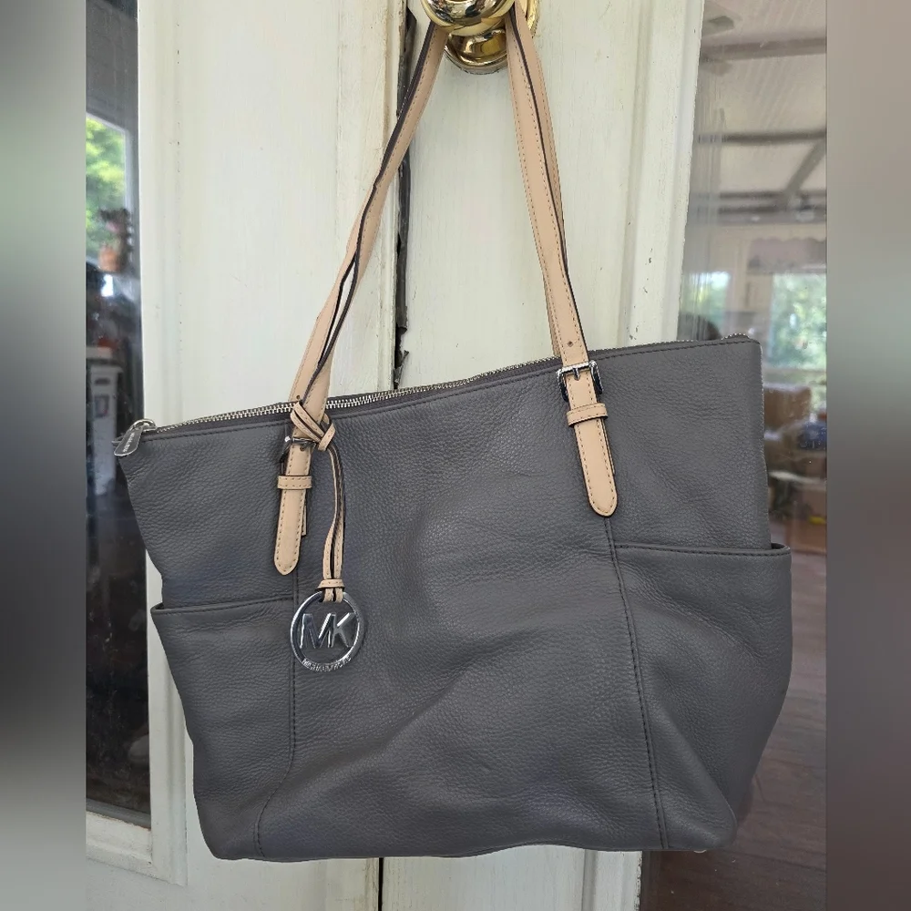 Michael Kors Gray and Cream Tote Bag Set - Picture 8 of 12